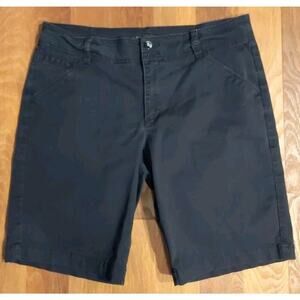 LEE Women's 10 Medium Mid-Rise Fit Black Shorts 10" inseam Stretch
